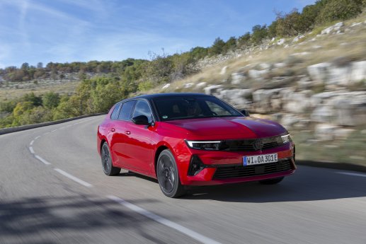 OpelAstraSportsTourerElectric (9).jpg