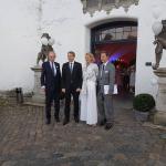 v.l.: Christoph Prinz zu Schleswig-Holstein, Ministerpräsident Daniel Günther, Edith Brasche, Prof. Martin Weigel
