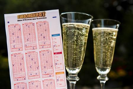 Glückwunsch: Der Eurojackpot in Höhe von 90 Millionen Euro wurde in Bayern geknackt (Foto: Jean-Marie Tronquet)