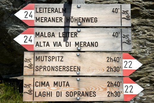 Helmuth Rier_04_Meraner Höhenweg.jpg