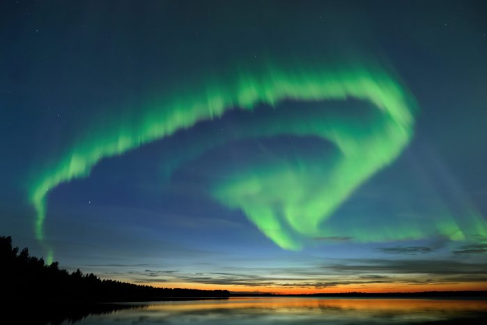 Lichtspiele über Seenlandschaft © thomaskast_Visit Finnland.jpg...