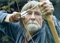 Der Experimentalarchäologe Harm Paulsen wird vom 29.-31. Mai die Prunkaxt aus Cham nachbauen, die auf dem Grund des Zuger Sees gefunden wurde/  Copyright Paulsen/Pfahlbaumuseum Unteruhldingen