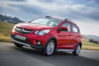 Opel-Jahresrückblick 2017: Kerniger Kleinwagen: Der Opel KARL ROCKS vermittelt Offroad-Feeling