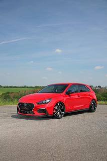 Barracuda Tzunamee EVO am Hot Hatch-Shooting Star Hyundai i30 N