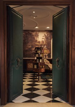 Great-Scotland-Yard-London-The-Parlour-Entrance[1].jpg