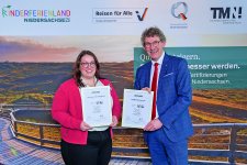 Freute sich sehr über die neuen Zertifikate: Melinda Szabo, Beauftragte für Barrierefreiheit bei der Bad Zwischenahner Touristik Gmbh