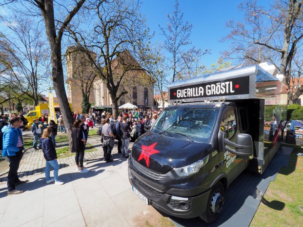 Foodtruck Frühling am Bohlenplatz (c) ETM - Thomas Dettweiler.jpg