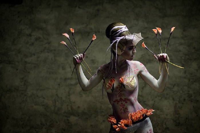 Lotus Stylistic - Full Body Painting. Foto Anna Logue.jpg