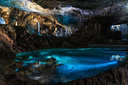 Der Goethesaal in der Baumannshöhle im Höhlenort Rübeland ist der größte Hohlraum im Inneren der Höhle. Dort befindet sich auch eine untertägige Naturbühne, auf dem regelmäßig Theater- und Konzert-Veranstaltungen stattfinden. Der Goethesaal fasst bis zu 270 Veranstaltungsgäste.
