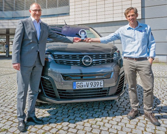 Opel-Vivaro-e-Van-of-the-Year-2021-515497.jpg