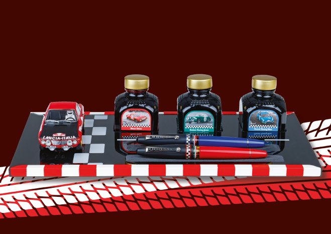 2 Pressefoto Racing Desk Set.jpg