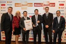 Das Fachmedium »kfz-betrieb« verlieh Michael Brucker auf dem 1. Juniorenkongress des Kfz-Gewerbes den Junior Award 2012