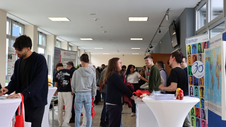 Voller Haus_A-Geb_q.JPG