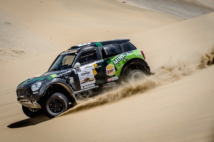 2-2016-Sealine-Cross-Country-Rally-Qatar,-St2,-Yazeed-Al-Rajhi-(KSA),-Timo-Gottschalk-(GER).jpg