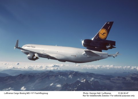 Lufthansa Cargo MD11F air2air.JPG