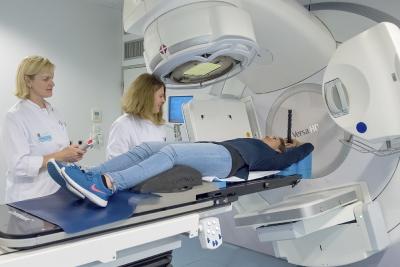 Ganzkörperbestrahlung in der Klinik für Radioonkologie und Strahlentherapie / Bildquelle: Markus Kümmerle, Städtisches Klinikum Karlsruhe