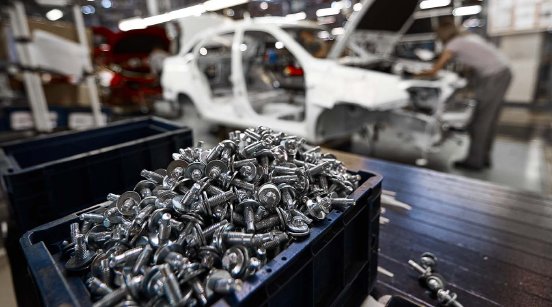 4)Kleinteile reinigen-Präzision für Technik & Werkstatt .jpg