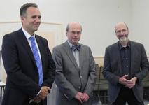 Personen v.l.n.r.: Dipl.-Betriebswirt Markus Heming, Prof. Dr. Martin Hansis, Bürgermeister Klaus Stapf