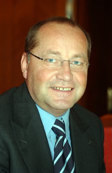 Dr. Bernhard Schneider, VfEW.jpg