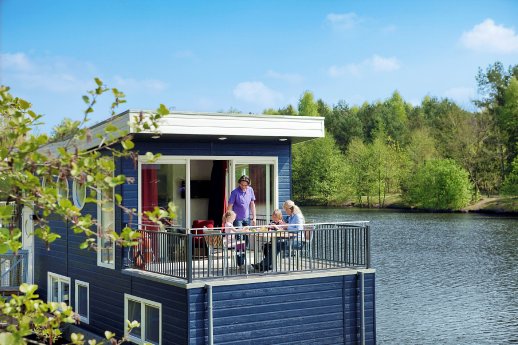 Center Parcs_Bisping~de_Hausboot (2).jpg
