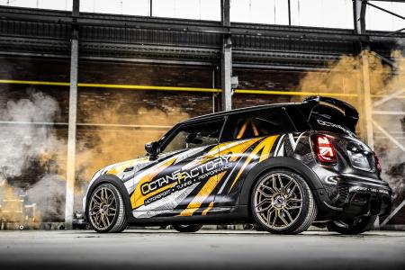 Electric MINI in JCW outfit: Dragoon rims on the OCTANEFACTORY-Cooper SE