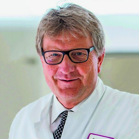 Portrait_Prof-Dr-Michael-Boehm_UKS_Armin-Schweitzer.jpg