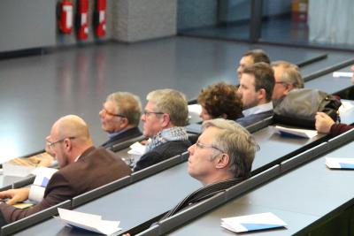 Den Startschuss für die Leistungsschau der angewandten und grundlagennahen Forschung gab die Veranstaltung "Neue Ideen zur Hochschulentwicklung – Schlaglichter aus aktuellen internen Zielvereinbarungen". In Kurzvorträgen stellten dort Forschungsteams ausgewählte Projekte vor, mit denen das Profil der TH Wildau nachhaltig gestärkt, neue Ansätze für den Wissens- und Technologietransfer in die regionale Wirtschaft erschlossen, aber auch Möglichkeiten zur breiteren Mitwirkung interessierter Bürgerin