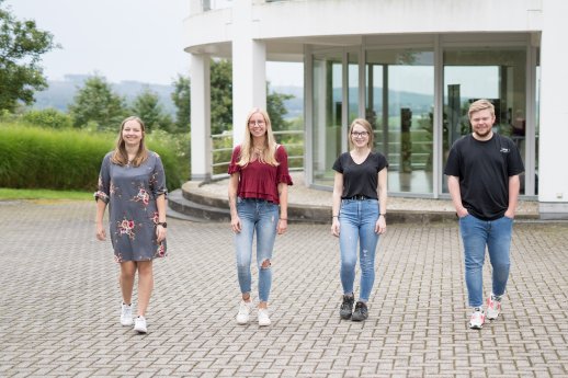 IHK Auszeichnung_Beste Azubis 2021_TROIKA.jpg