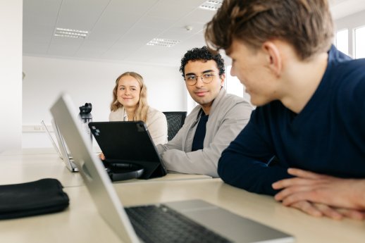 Bild_Ab_Oktober_kann_der_beliebte_Studiengang_Soziale_Arbeit_auch_berufsbegleitend_an_der_Hochsc.jpg