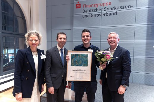 1. Platz Pflegeinnovationspreis_Enna.jpg