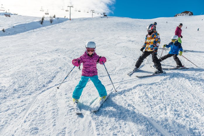 Kinder Ski fahren Wildschönau Tourismus FG timeshot (6).jpg