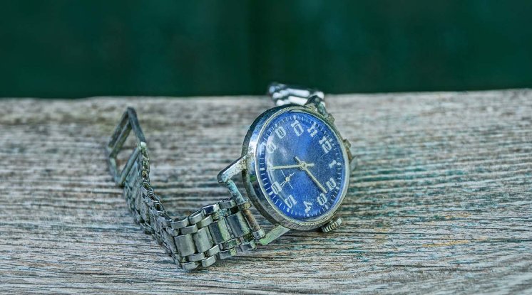 03_Uhrenarmband schmierig_So wirst du Rückstände los.jpg