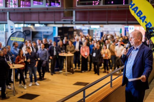 Aussstellungseröffnung Ralf Strothteicher Techn. Geschäftsführer Stadtentwässerung DD.jpg