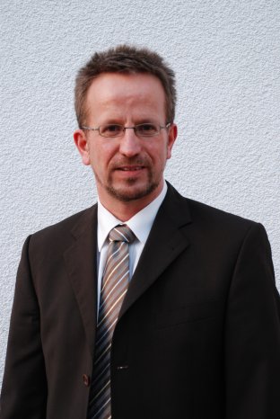 Dipl.-Holzwirt Christoph Jost, Leiter Technik der INTHERMO AG.jpg