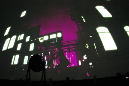 Mit der Visualisierung von "SciaFobia" gewannen Nico Uthe und Bastian Böhm den Performance Award. Die Fulldome-Animation löst die Kuppel in einen unendlichen Raum auf