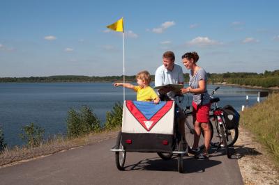 Familienradtour am Senftenberger See, Foto: Tourismusverband Lausitzer Seenland, Nada Quenzel