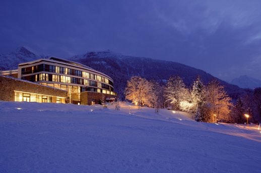Ansicht des Intercontinental Berchtesgaden Resorts im Winter.jpg
