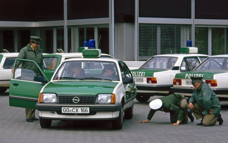 Opel-Acona-Polizei-27765.jpg