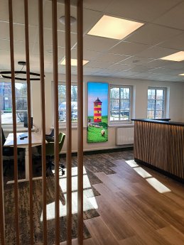 Tourist-Info Greetsiel Neu nach Umbau 2026 CCBYSA_M.Habben.jpg