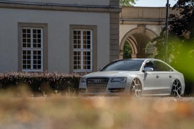 Tuning in Vollendung: Ultratiefer Audi S8 auf Barracuda Ultralight Project X