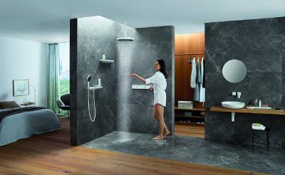 Das breitgefächerte Rainfinity-Sortiment bietet viele Möglichkeiten, den Duschbereich individuell nach den eigenen Ansprüchen auszustatten: Wand- oder Deckeninstallation, Kopf- oder Handbrause, mit nur einer Strahlart oder gleich drei verschiedenen, die Handbrause im klassischen Design oder in der geometrischen Stabform – der Gestaltungsfreiheit sind keine Grenzen gesetzt