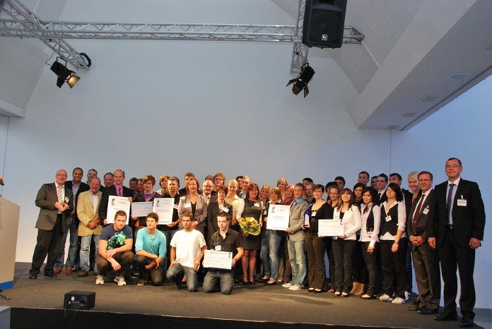 Gruppenbild Gewinner Beste Berufsschule 2011.jpg