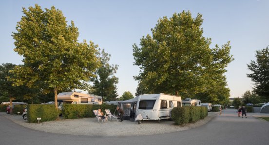 Arterhof-Bad-Birnbach_Wohnmobil-und-Camping_Tourismusverband-Ostbayern_Herbert-Stolz-scaled.jpg