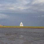 Auf Juist bestimmt das Meer den Takt: Anreise, Versorgung und Inselalltag folgen der Tide. Wer hierherkommt, erlebt die besondere Faszination, wie eng Mensch und Natur miteinander verbunden sein können (Copyright: Julia Jung).