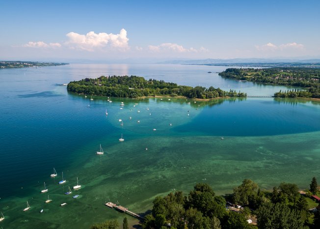 Konstanz-Bodensee-Mainau-Boot-Luftbild-01_Copyright_MTK-Deutschland-abgelichtet-Medienprodu.jpg
