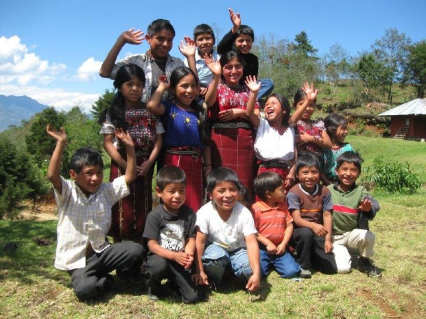 Gruppenbild Stiftung Projekt 10 Guatemala.jpg