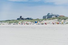 Den Job mit Urlaubsgefühl verbinden - das geht wunderbar auf Juist: In der Ferienwohnung arbeiten, Inspiration am nahen Strand finden. © Lars Wehrmann
