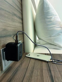 tra45bk_world travel adapter_troika(12).jpg