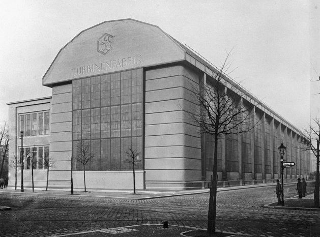 Behrens, Peter, Berlin, Huttenstraße 12–19, AEG-Turbinenfabrik, 1909.jpg