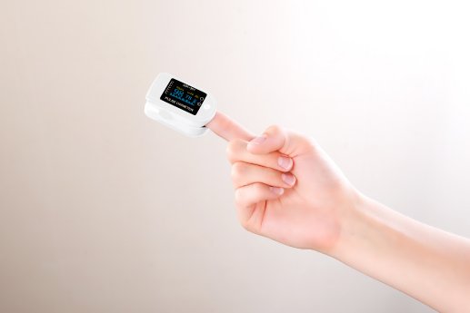 NX-8740_4_newgen_medicals_Medizinischer_Finger-Pulsoximeter_mit_OLED-Farbdisplay_exakte_Messung.jpg